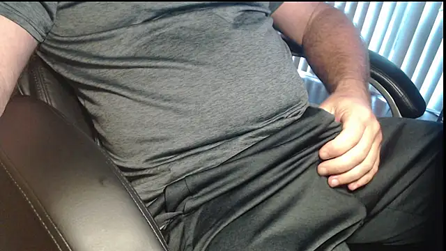 Snapshot of jdcfnmhard chatting on 24, 2, 2025 jdcfnmhard online show from 24, 2, 2025