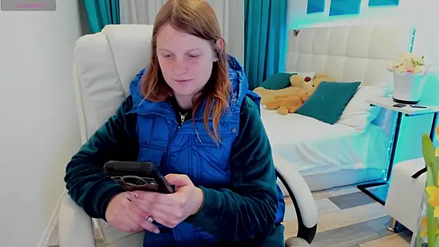 Kathlyn  Heath online show from 8, 3, 2025