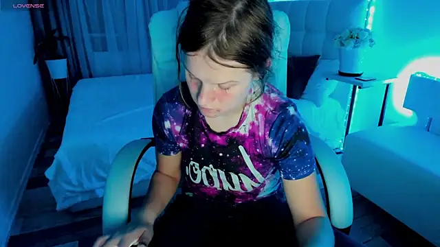 Kathlyn  Heath online show from 14, 3, 2025