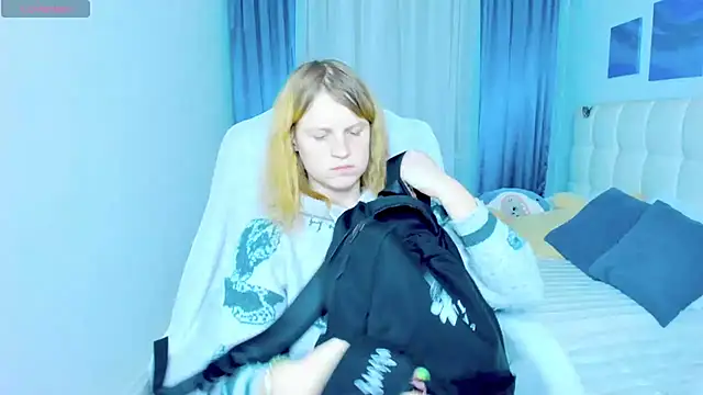 Kathlyn  Heath online show from 19, 11, 2025