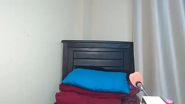 NIKKIE LOVE online show from 23, 3, 2025