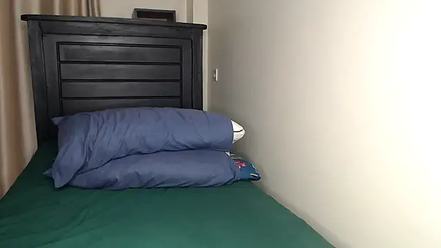 NIKKIE LOVE online show from 28, 10, 2025