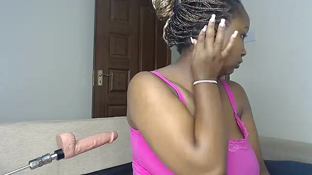 NIKKIE LOVE online show from 18, 6, 2026