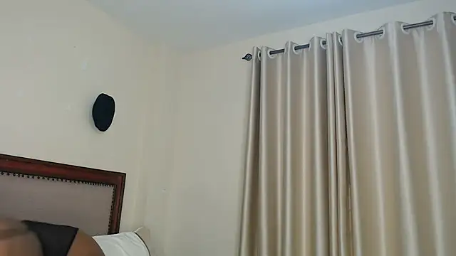NIKKIE LOVE online show from 25, 7, 2026