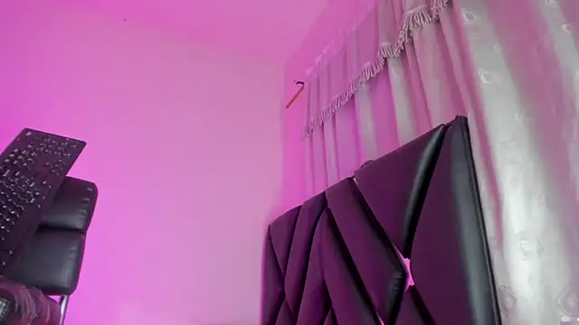 stephany doll  online show from 27, 6, 2026