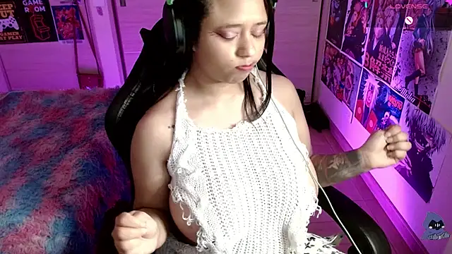 Emmachan19 online show from 29, 12, 2024