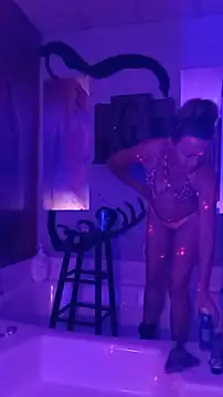 Snapshot of cammyquart chatting on 14, 6, 2026 cammyquart online show from 14, 6, 2026