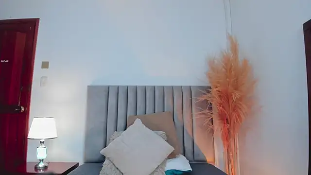 Snapshot of Nina_Cavaali chatting on 27, 12, 2024 Nina Cavaali online show from 27, 12, 2024