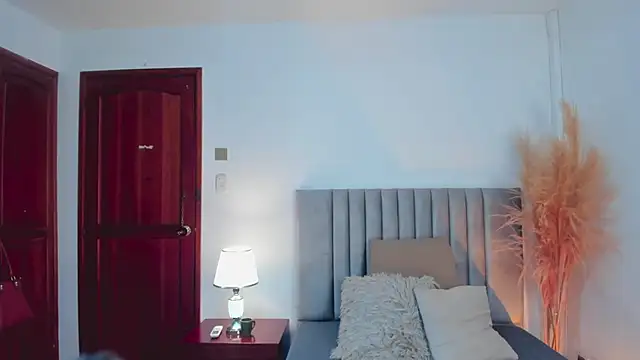 Snapshot of Nina_Cavaali chatting on 28, 12, 2024 Nina Cavaali online show from 28, 12, 2024