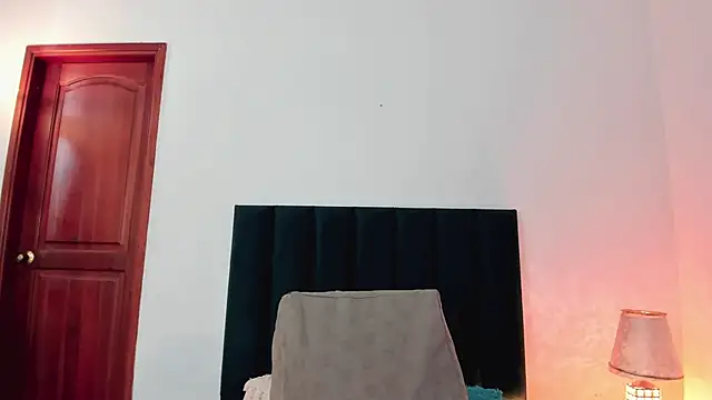 Snapshot of Nina_Cavaali chatting on 10, 1, 2025 Nina Cavaali online show from 10, 1, 2025