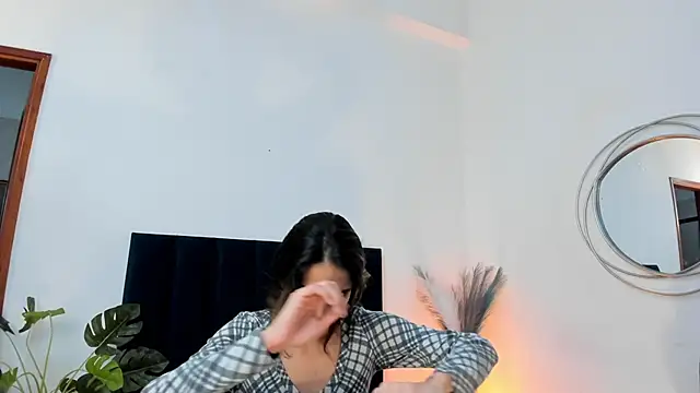 Snapshot of Nina_Cavaali chatting on 27, 2, 2025 Nina Cavaali online show from 27, 2, 2025