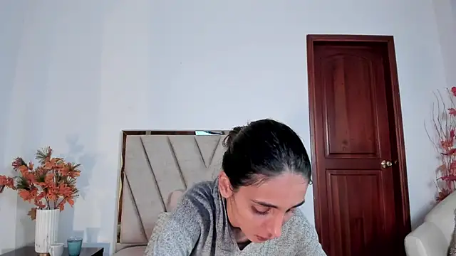 Snapshot of Nina_Cavaali chatting on 9, 3, 2025 Nina Cavaali online show from 9, 3, 2025