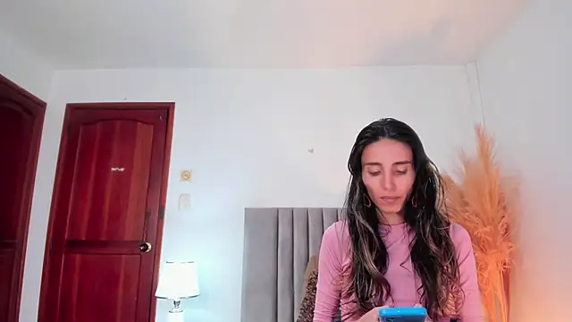 Snapshot of Nina_Cavaali chatting on 18, 3, 2025 Nina Cavaali online show from 18, 3, 2025