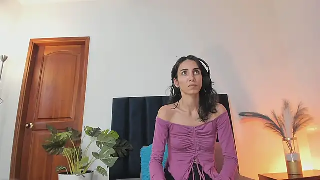 Snapshot of Nina_Cavaali chatting on 16, 9, 2025 Nina Cavaali online show from 16, 9, 2025