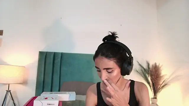 Snapshot of Nina_Cavaali chatting on 23, 9, 2025 Nina Cavaali online show from 23, 9, 2025