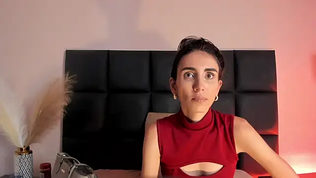 Snapshot of Nina_Cavaali chatting on 2, 12, 2025 Nina Cavaali online show from 2, 12, 2025