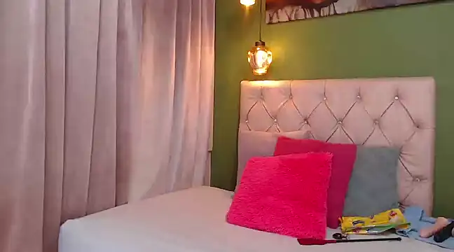 Rebecca Milf online show from 26, 1, 2025