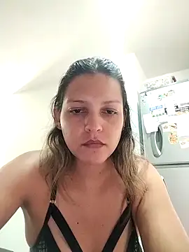 Mia Hampton online show from 2, 2, 2025