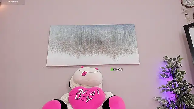 Briana Wells  online show from 15, 10, 2025