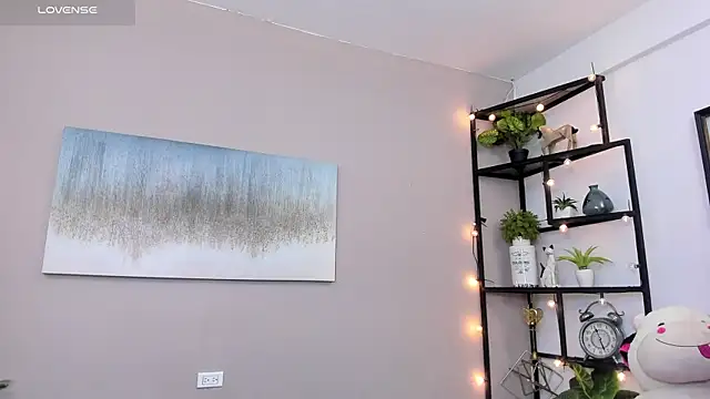 Briana Wells  online show from 20, 4, 2026