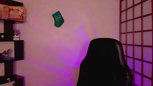 KateCuddle online show from 31, 12, 2024