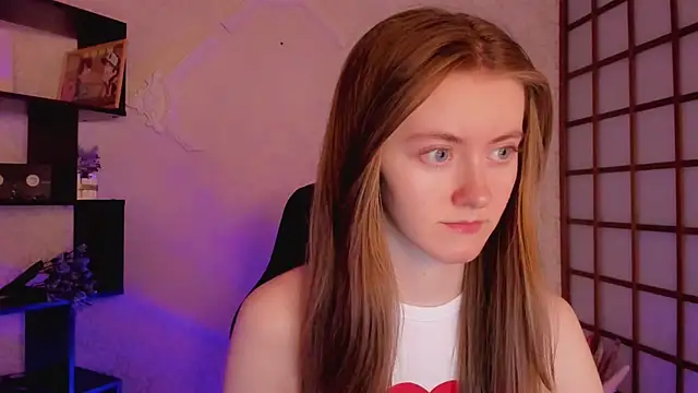 KateCuddle online show from 19, 2, 2025