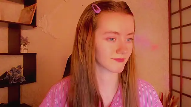 KateCuddle online show from 11, 3, 2025