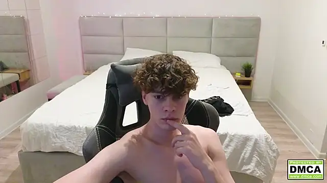 Snapshot of cute_thomas chatting on 21, 12, 2024 cute thomas online show from 21, 12, 2024