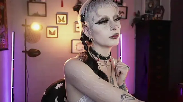 Snapshot of insania_9999_ chatting on 2, 3, 2026 insania 9999 online show from 2, 3, 2026