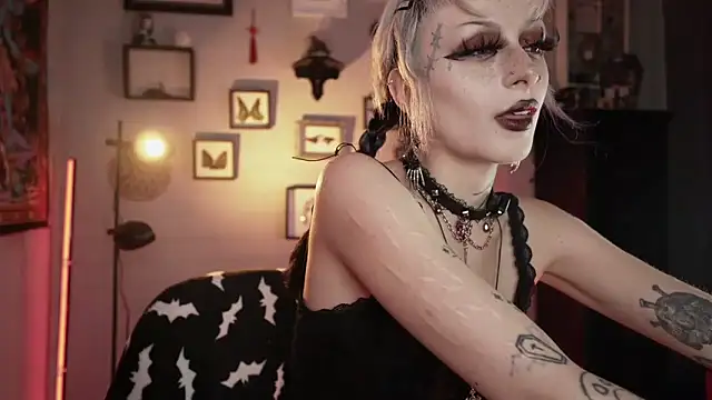 Snapshot of insania_9999_ chatting on 10, 3, 2026 insania 9999 online show from 10, 3, 2026