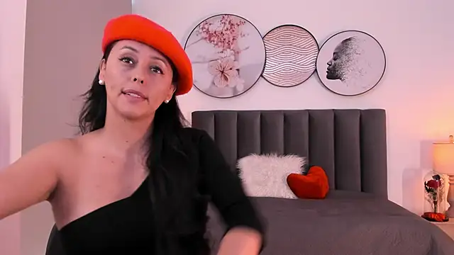 SaharaGarcia   online show from 20, 10, 2025