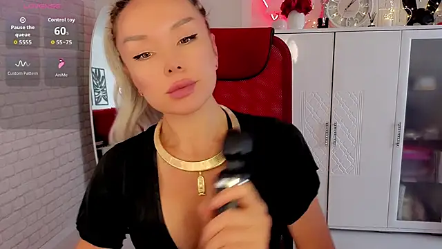 WhiteBunny online show from 20, 4, 2026