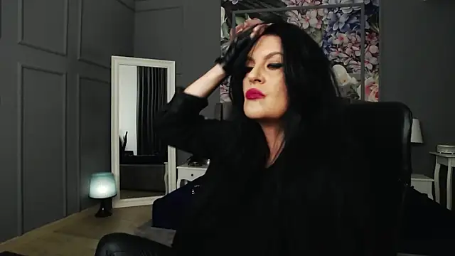 DomMelissaW online show from 9, 1, 2025