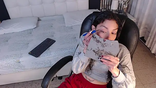 LiaVillalobos online show from 22, 12, 2025