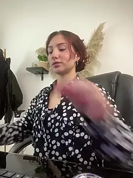 LiaVillalobos online show from 27, 4, 2026