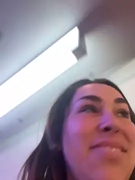 Snapshot of LeaGambit__ chatting on 2, 1, 2025 LeaGambit online show from 2, 1, 2025