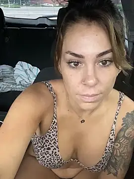 Snapshot of LeaGambit__ chatting on 11, 9, 2025 LeaGambit online show from 11, 9, 2025