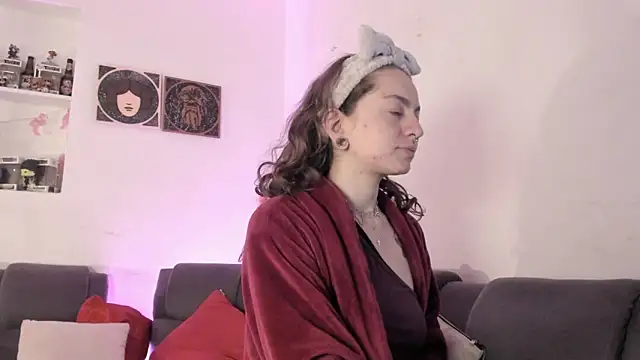 Agathaks online show from 25, 4, 2026