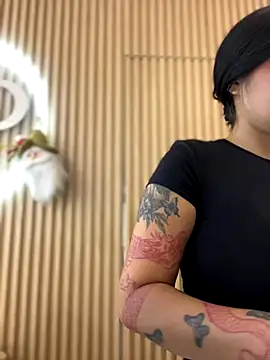 Snapshot of clarachanelricek chatting on 16, 10, 2025 clarachanelricek online show from 16, 10, 2025