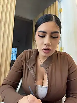 clarachanelricek online show from 17, 4, 2026