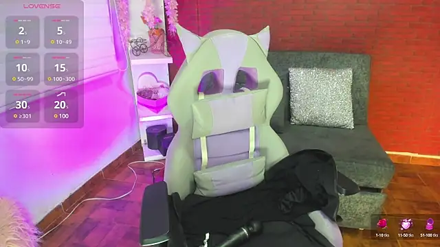 lucy beatifull online show from 28, 2, 2025