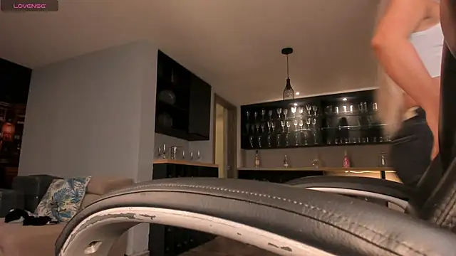 SophieBarnett online show from 9, 11, 2025