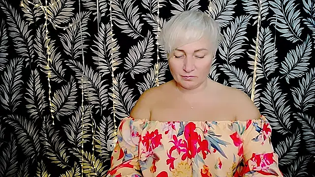 Olivia playful online show from 27, 10, 2025