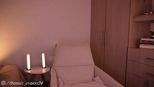 Snapshot of annie24_evans chatting on 25, 11, 2025 annie24 evans online show from 25, 11, 2025