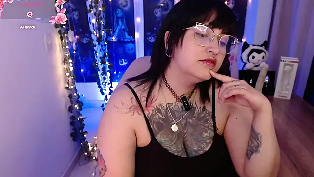  Ali Brinck  online show from 12, 12, 2024