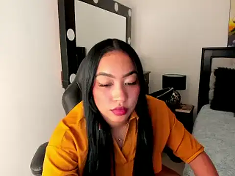 brunetenikole02 online show from 16, 2, 2025