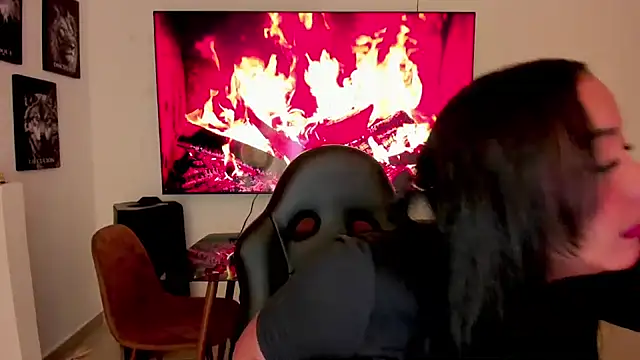 brunetenikole02 online show from 18, 10, 2025