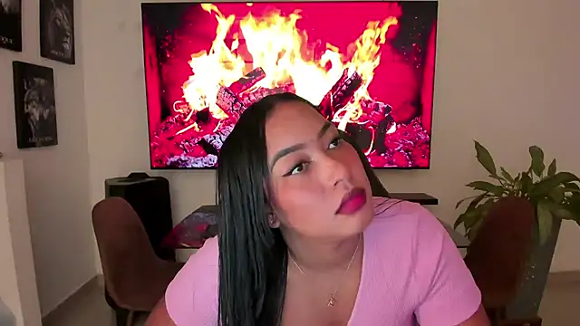 brunetenikole02 online show from 25, 10, 2025