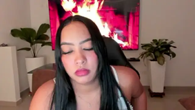 brunetenikole02 online show from 29, 4, 2026