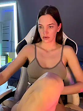 julia fly online show from 4, 12, 2025